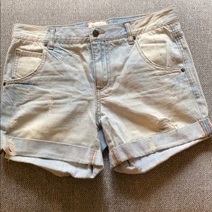 Distressed denim shorts!